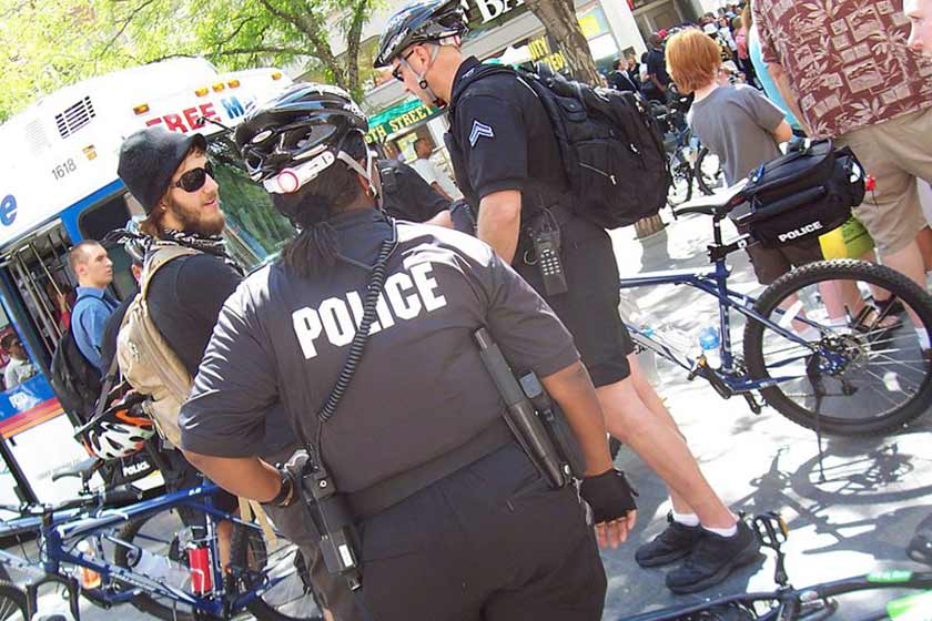 Montreal Police Handed Out Thousands More Cycling Tickets Than Toronto Colleagues